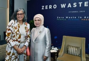 emine erdogan ve bm habitat icra direktoru rossbachtan sifir atik gorusmesi 8pjGcgkb.jpg