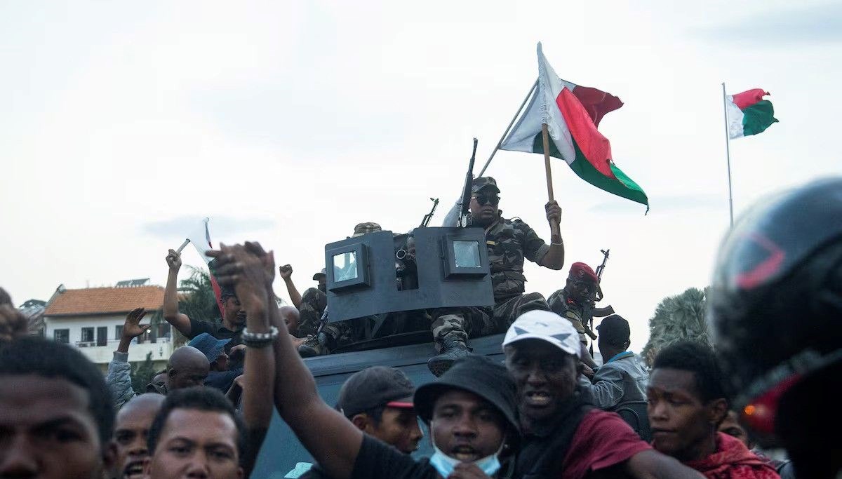 madagaskarda ordu bolundu cumhurbaskanina karsi darbe girisimi iddiasi dcnymJHK.jpg