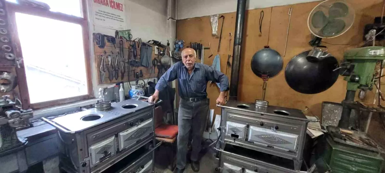 sobacilik meslegi 68 yasindaki mehmet akbas ile yasatiliyor GqxXWwaq.jpg