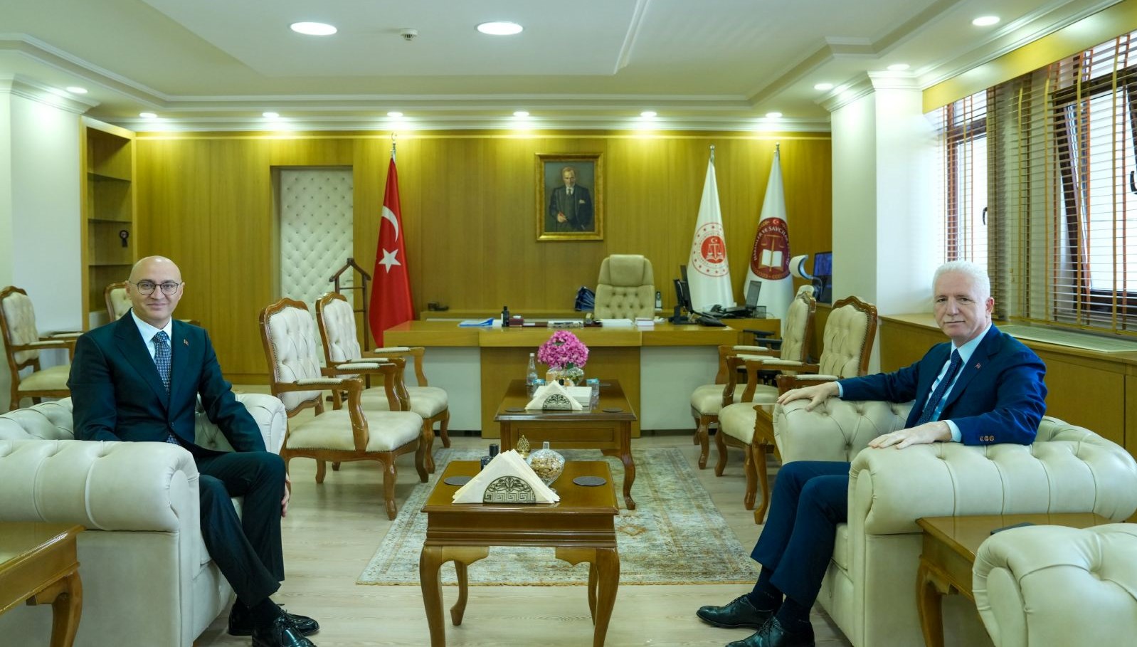 vali gulden yeni bassavciya ziyaret iSjfeBiP.jpg