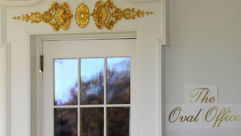 abd tarihinin en uzun huk met kapanmasini yasiyor trump oval ofise altindan tabela hazirlatiyor psELAJDm.jpg