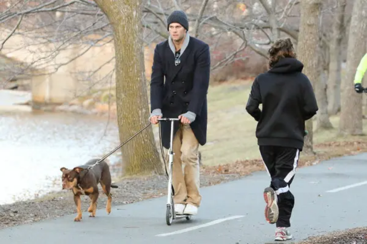 amerikan futbolunun yildiz ismi tom brady olen kopeginin klonuyla teselli buldu ZkfmCTvp.png