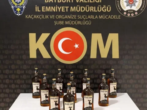 Bayburt’ta Kaçak Alkol Operasyonu: 10 Litre Sahte İçecek Ele Geçirildi