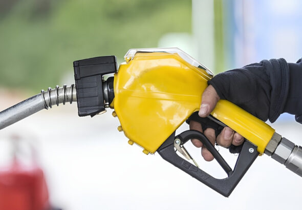 hurmuz-belirsizligi-petrol-fiyatlarini-yukari-tasiyor-V6SByxRv