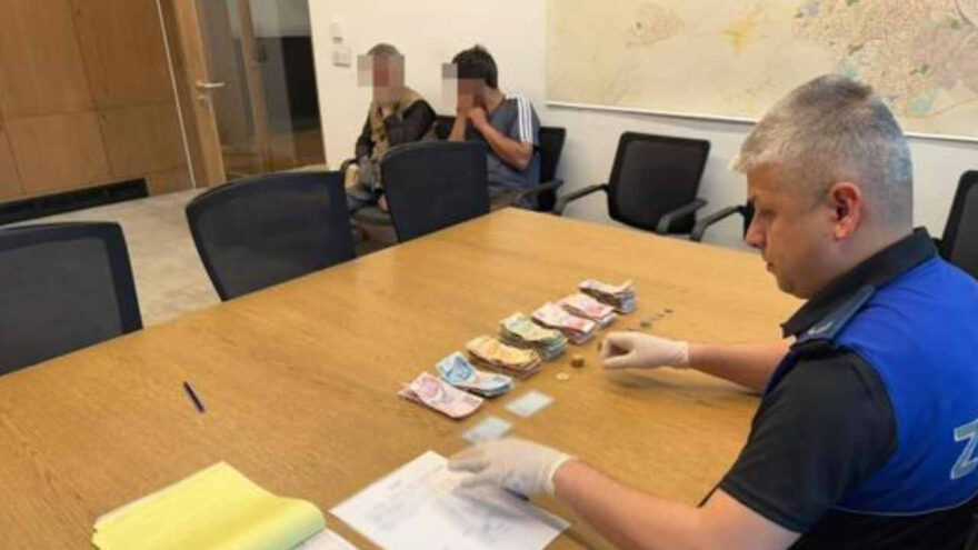İki Dilencinin Üzerinden 4 Bin Lira Çıktı: İnegöl’de Denetimler Sürüyor